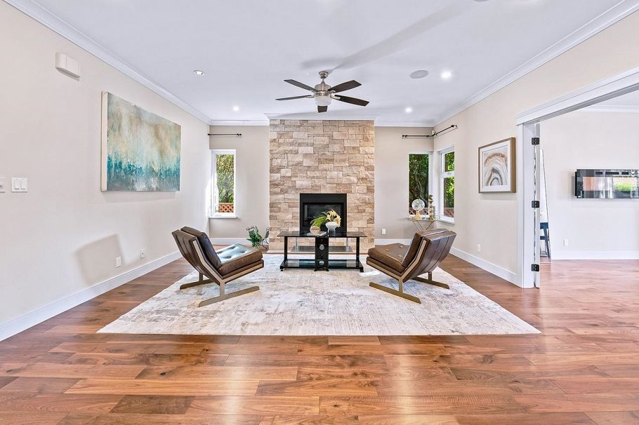 839 W 20th Street North Vancouver, BC - 5