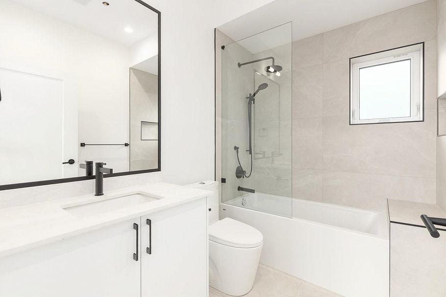 849 E 19th Avenue Vancouver, BC - 9