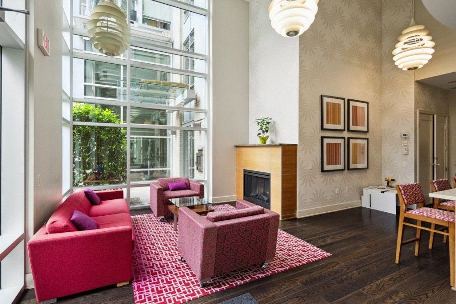 603 181 Athletes Way Vancouver, BC - 32