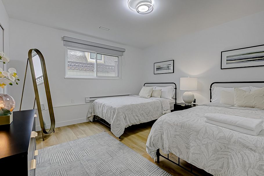 2836 Violet Street North Vancouver, BC - 8