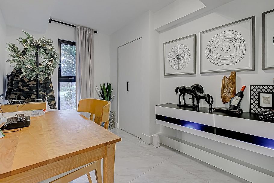 2836 Violet Street North Vancouver, BC - 33