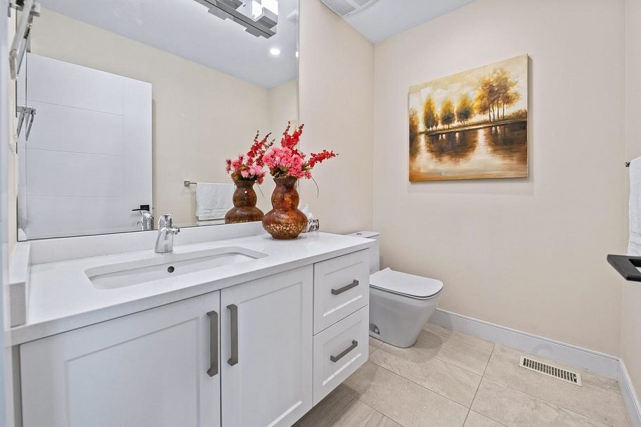 839 W 20th Street North Vancouver, BC - 18