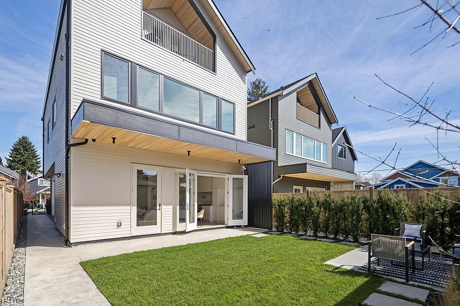 2 3648 West 20th Avenue Vancouver, BC - 2