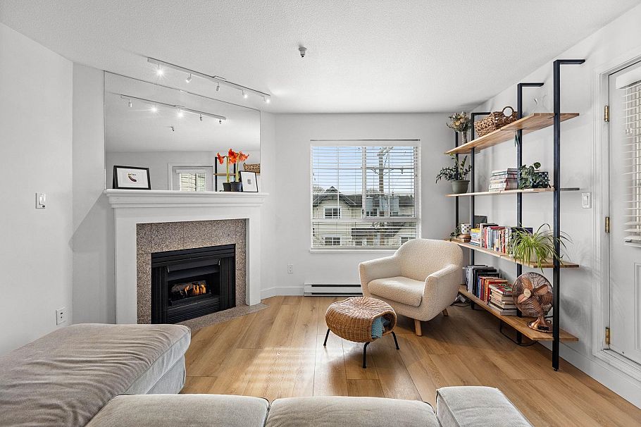 407 1950 E 11th Avenue Vancouver, BC - 3