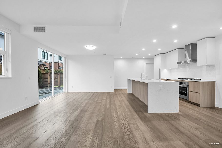 128 2060 Curling Road North Vancouver, BC - 6