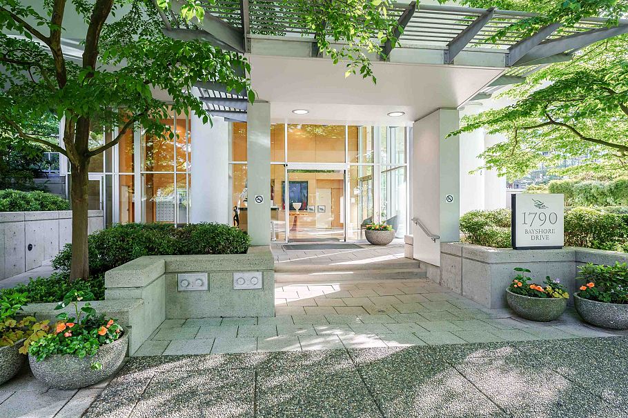202 1790 Bayshore Drive Vancouver, BC - 26