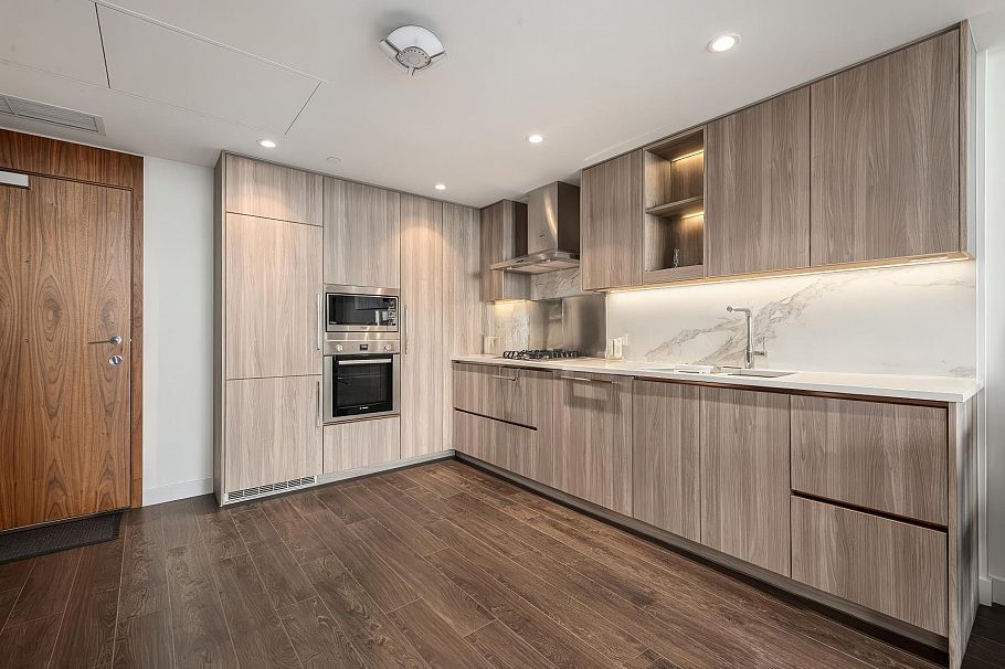 1306 8611 Hazelbridge Way Richmond, BC - 4