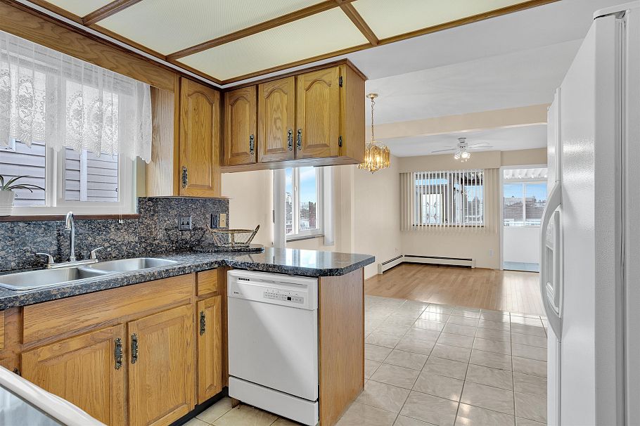 3240 Clive Avenue Vancouver, BC - 13