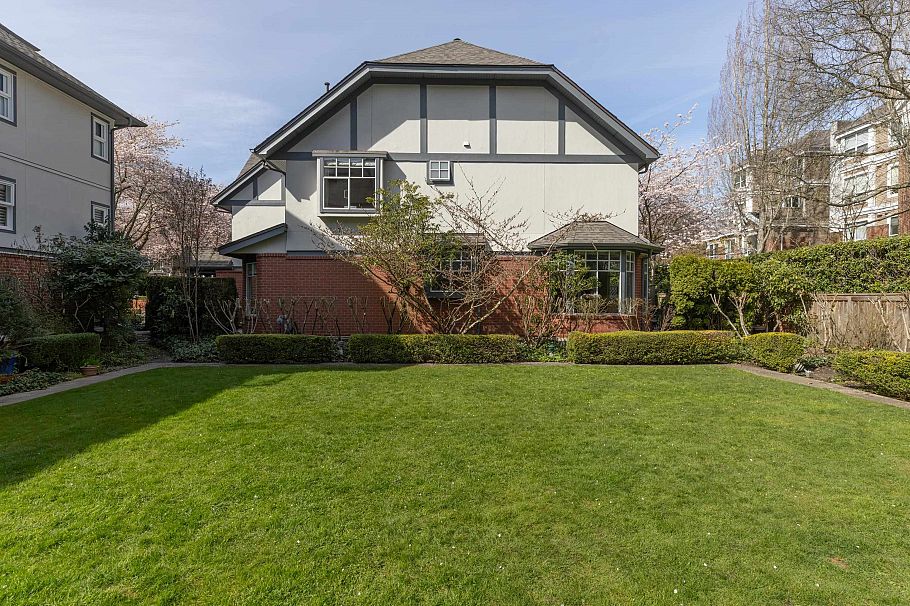 10 5880 Hampton Place Vancouver, BC - 27