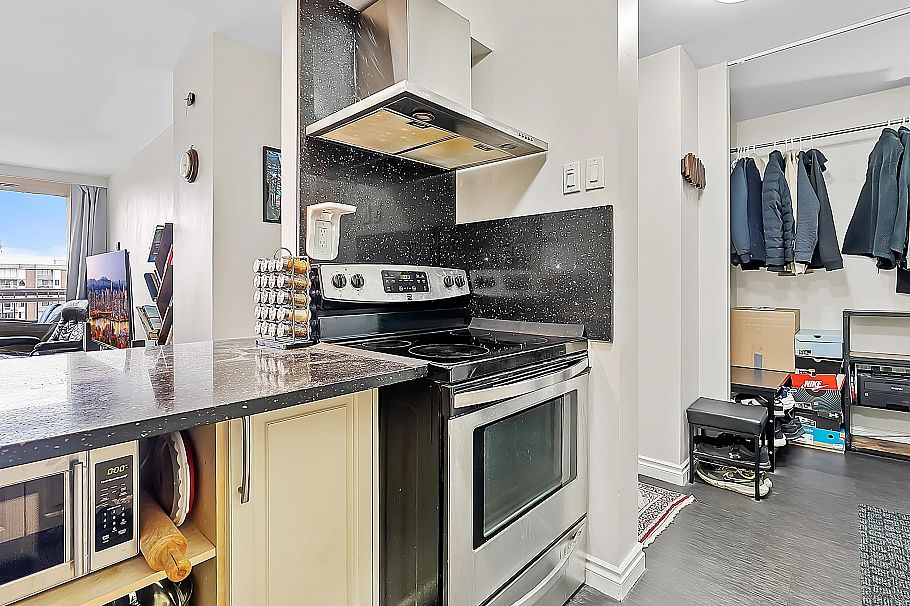 1808 2016 Fullerton Avenue North Vancouver, BC - 11