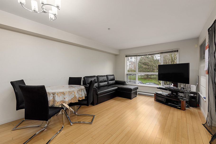 214 3575 Euclid Avenue Vancouver, BC - 4