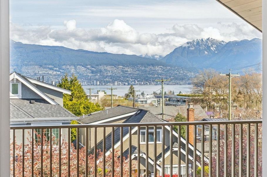 1 3642 West 20th Avenue Vancouver, BC - 25