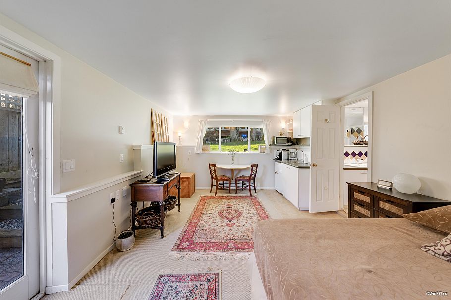 670 Montroyal Boulevard North Vancouver, BC - 28