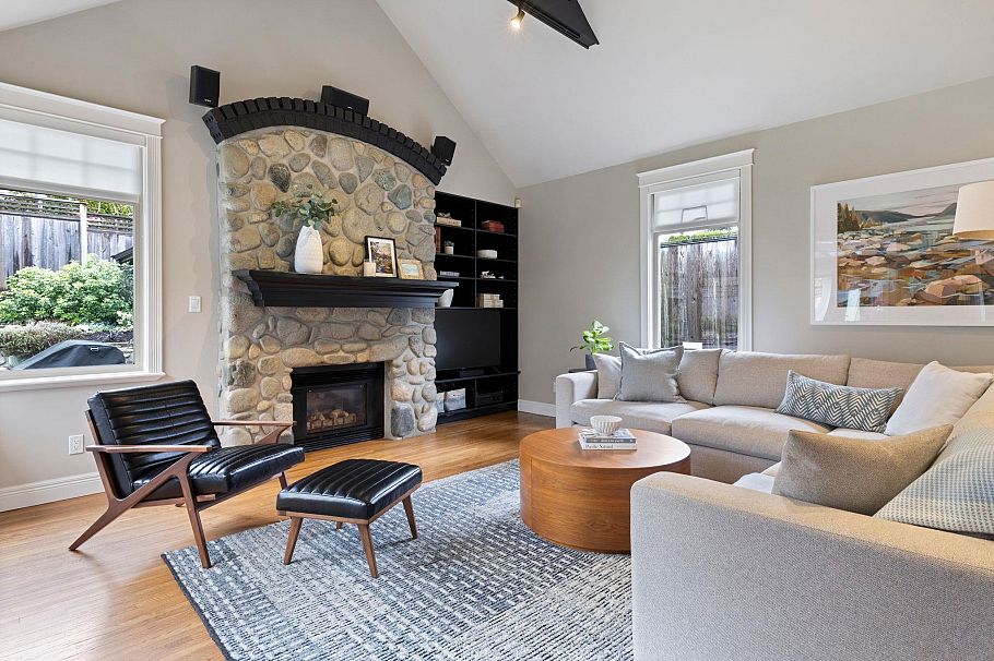 2752 Newmarket Drive North Vancouver, BC - 4