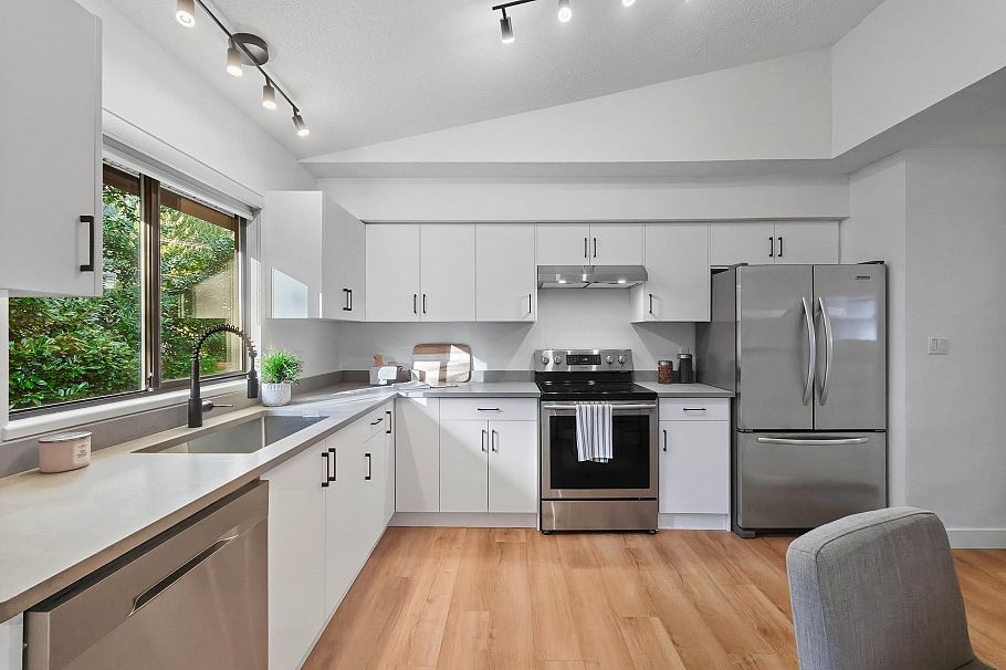 1777 Caledonia Avenue North Vancouver, BC - 4