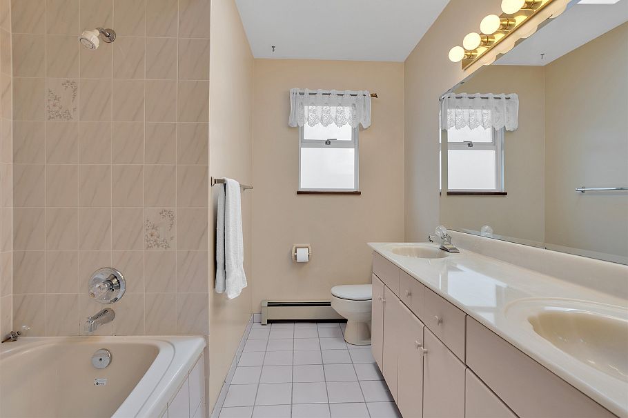 3240 Clive Avenue Vancouver, BC - 20