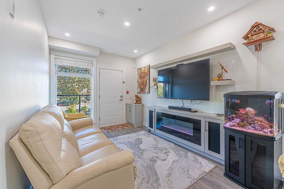 5069 Earles Street Vancouver, BC - 3