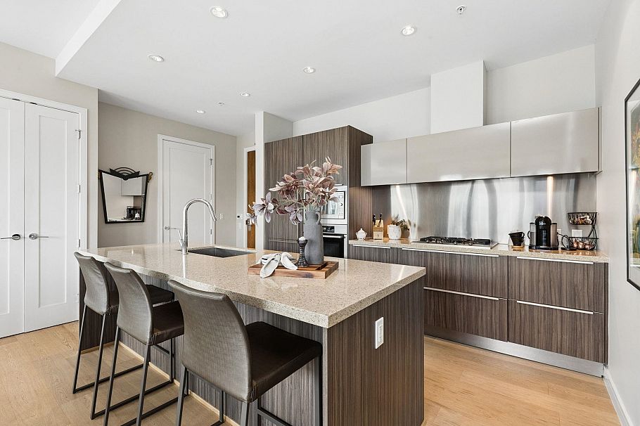 603 181 Athletes Way Vancouver, BC - 8