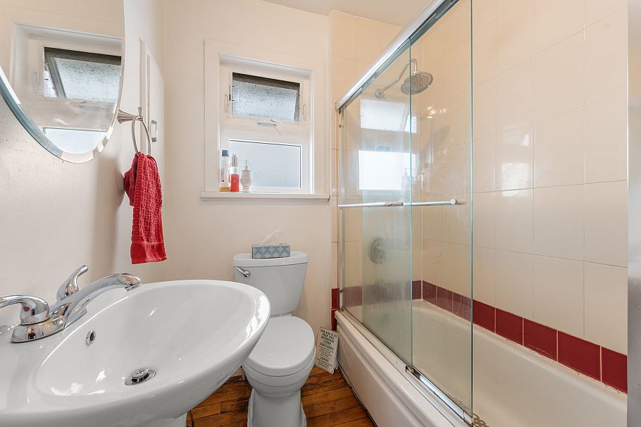 7429 Fraser Street Vancouver, BC - 10