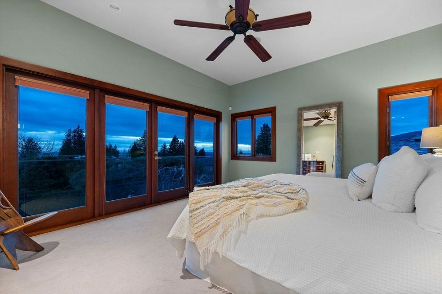 124 Carisbrooke Crescent North Vancouver, BC - 19