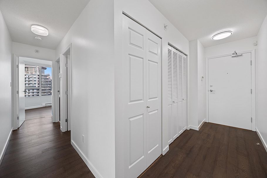 1901 1033 Marinaside Crescent Vancouver, BC - 24