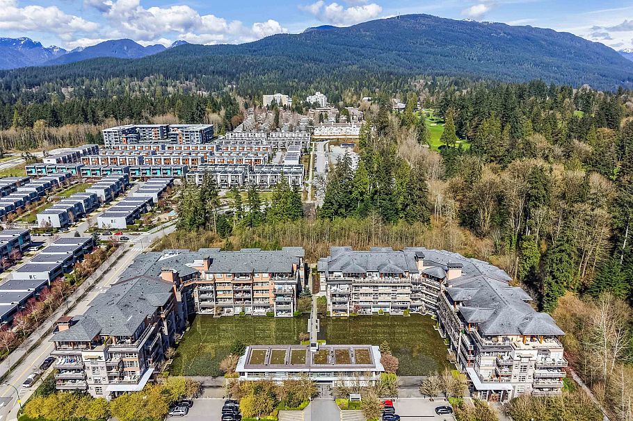 418 3606 Aldercrest Drive North Vancouver, BC - 3