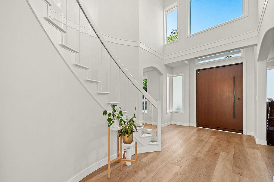 1725 Orkney Place North Vancouver, BC - 17