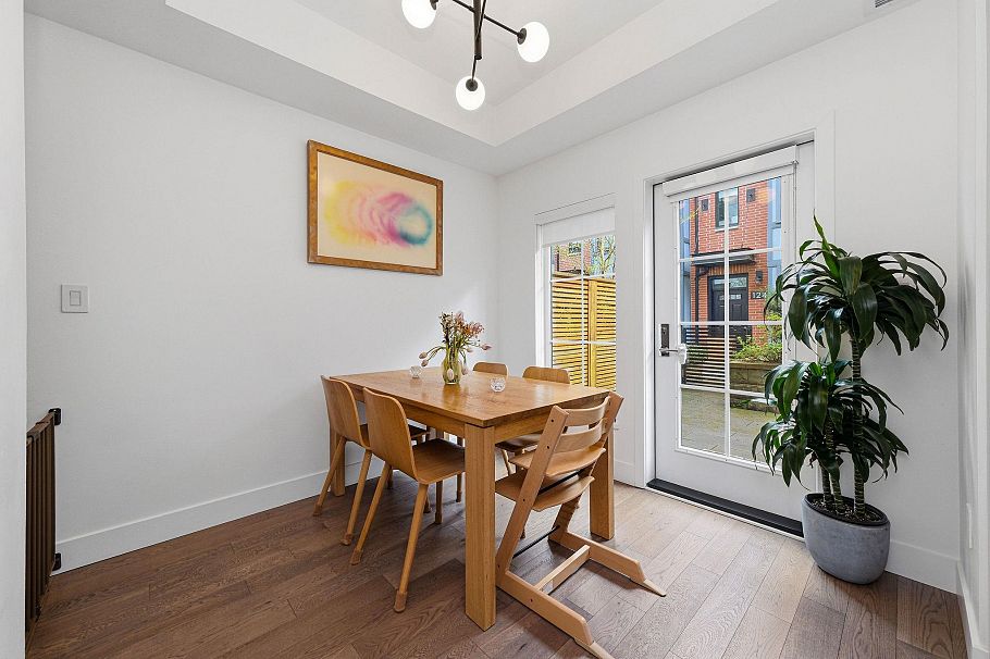 119 2070 Curling Road North Vancouver, BC - 8