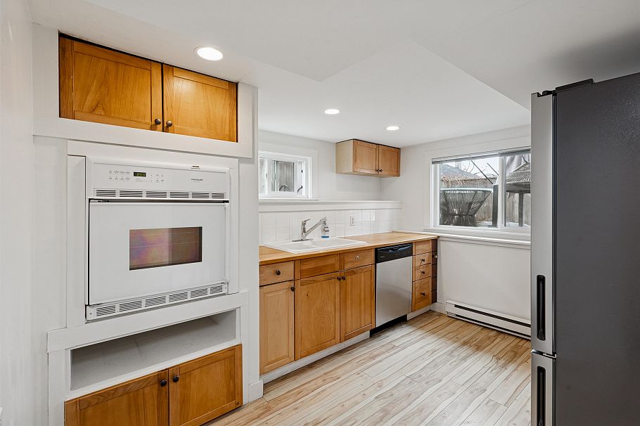 1425 William Avenue North Vancouver, BC - 31