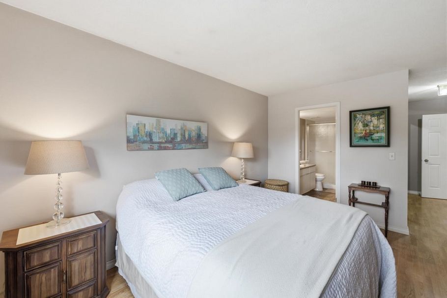 906 Roche Point Drive North Vancouver, BC - 23