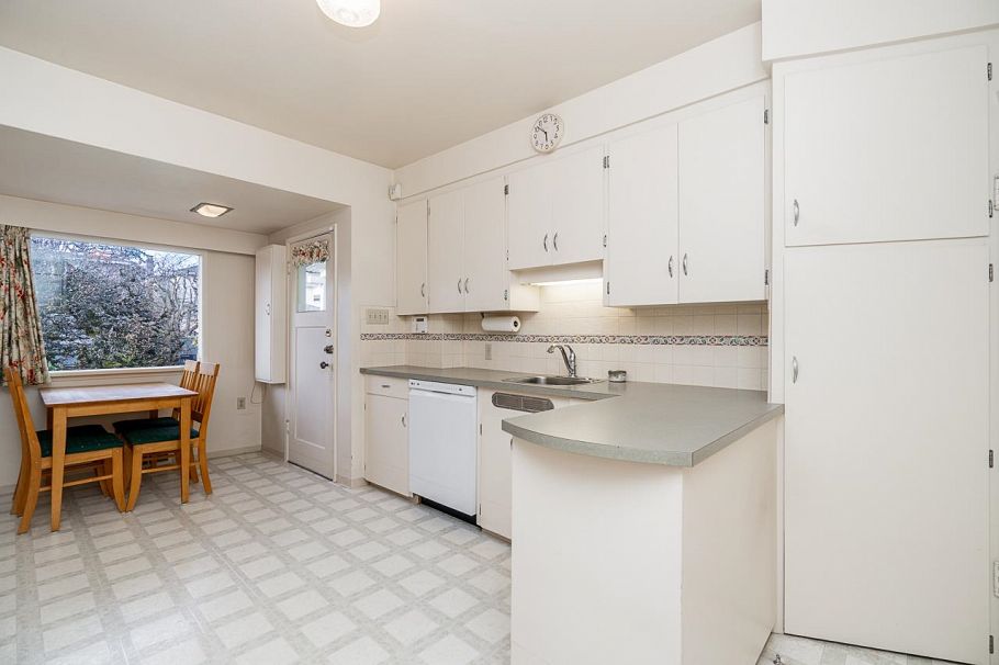 1969 W 43rd Avenue Vancouver, BC - 10