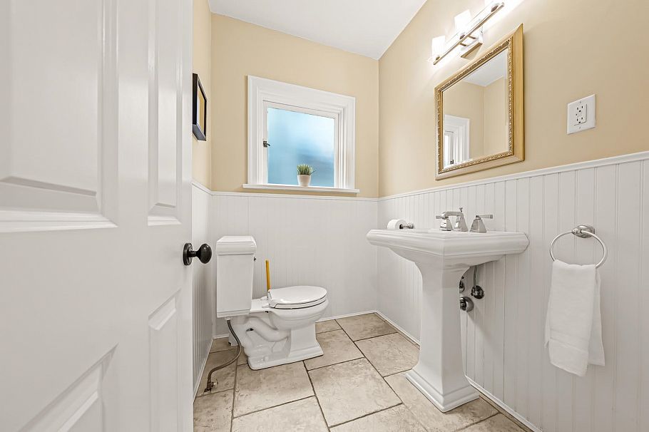 5790 Alma Street Vancouver, BC - 16