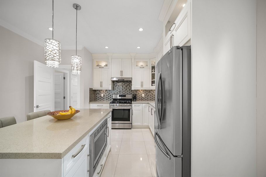 4986 Inman Avenue Burnaby, BC - 5