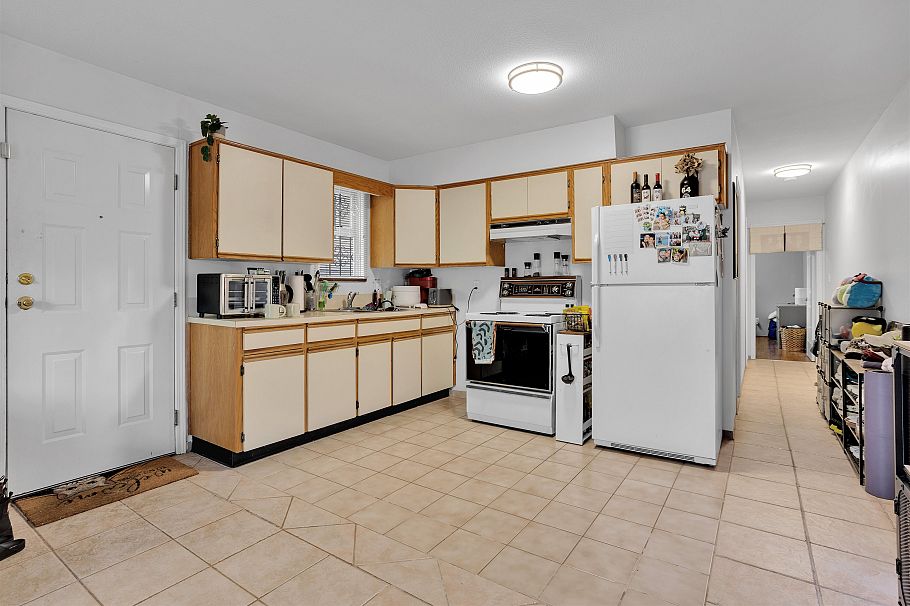 3240 Clive Avenue Vancouver, BC - 25