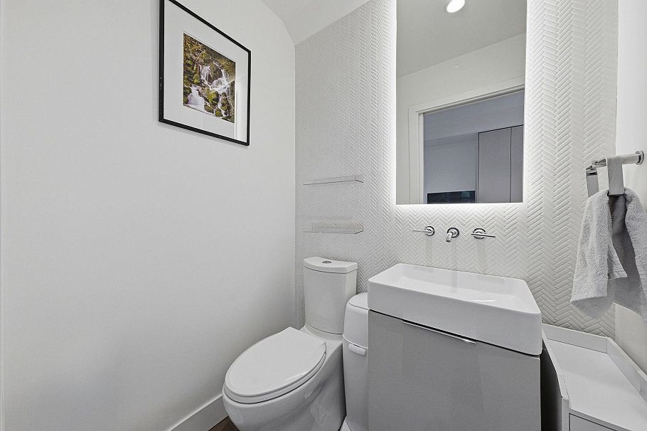 119 2070 Curling Road North Vancouver, BC - 22