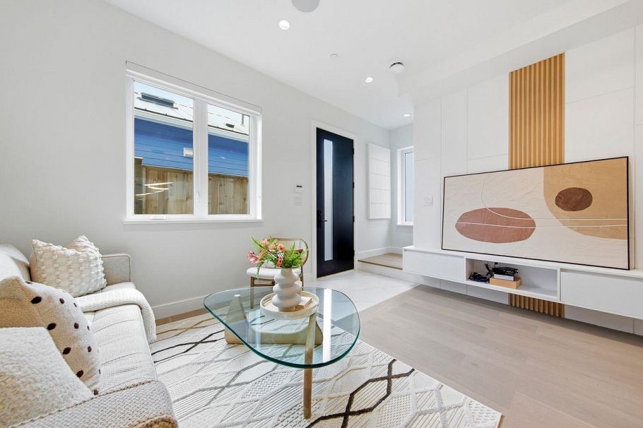 4021 West 18th Avenue Vancouver, BC - 3