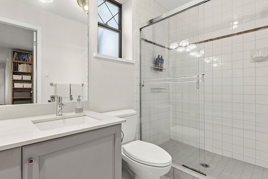 232 W 14th Avenue Vancouver, BC - 32