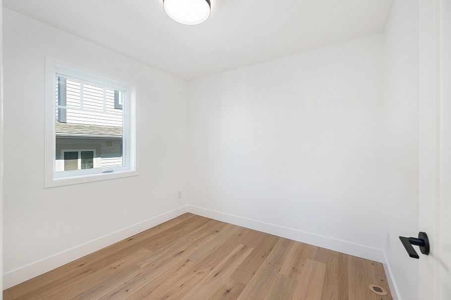 261 W 6th Street North Vancouver, BC - 12