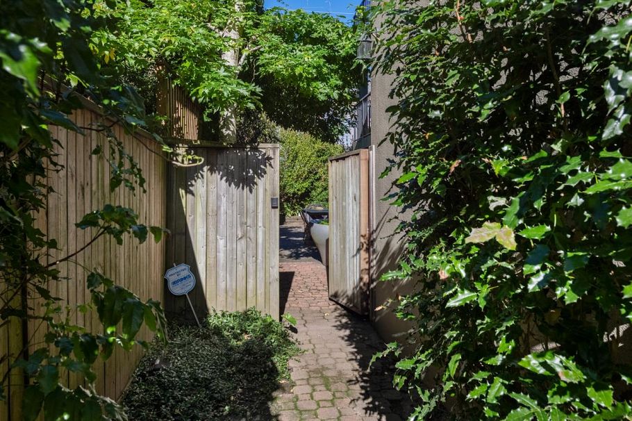 104 925 W 15th Avenue Vancouver, BC - 23