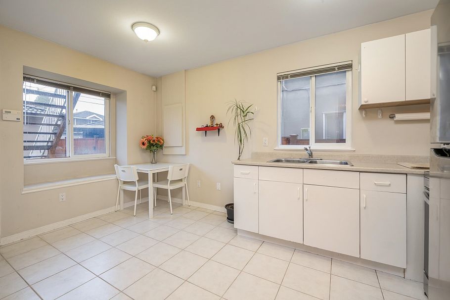 1233 Rupert Street Vancouver, BC - 24