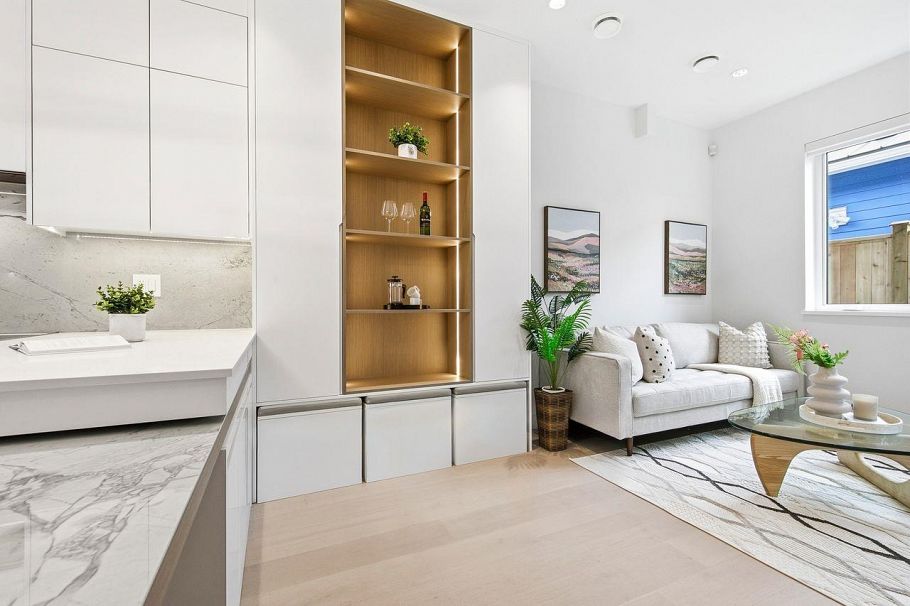 4021 West 18th Avenue Vancouver, BC - 5