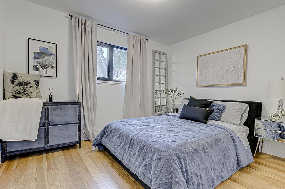 2836 Violet Street North Vancouver, BC - 25