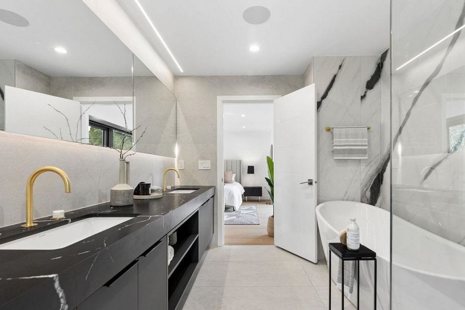 1200 Bedford Court North Vancouver, BC - 25