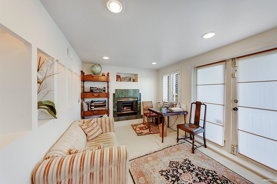 670 Montroyal Boulevard North Vancouver, BC - 21