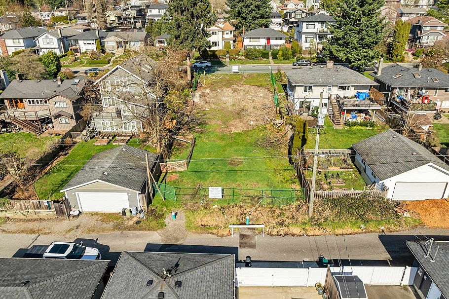 241 W 27th Street North Vancouver, BC - 5