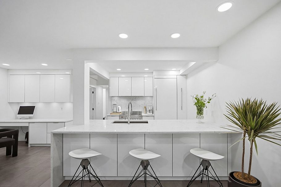 3321 Mountain Highway North Vancouver, BC - 9