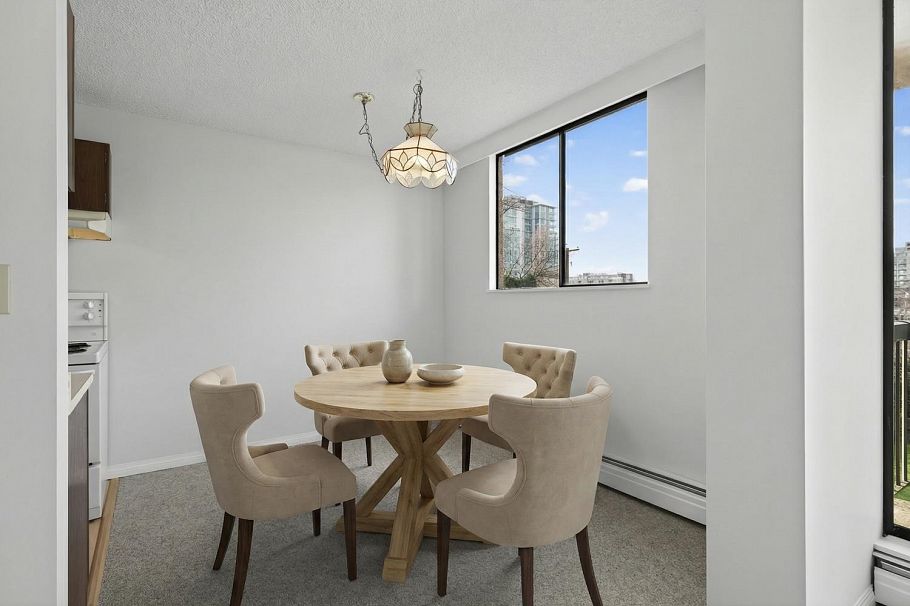 203 145 St. Georges Avenue North Vancouver, BC - 4