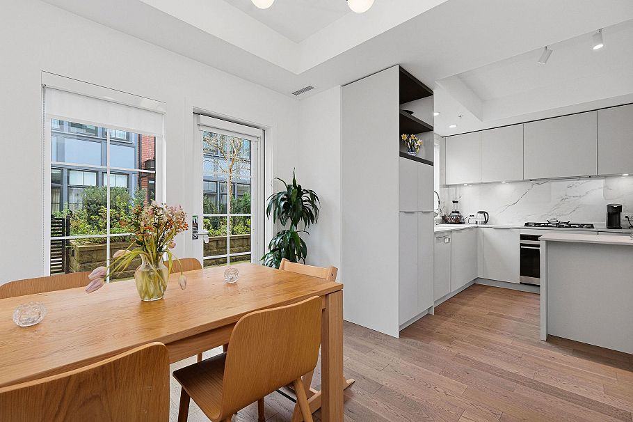 119 2070 Curling Road North Vancouver, BC - 9