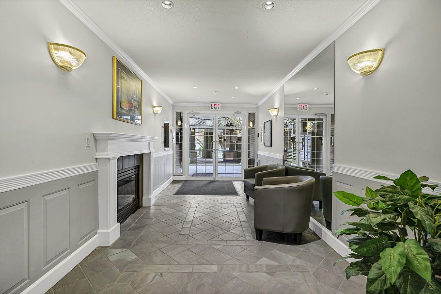 403 3738 Norfolk Street Burnaby, BC - 3