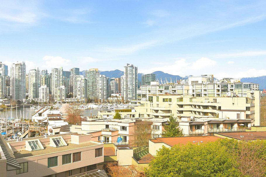 533 666 Leg In Boot Square Vancouver, BC - 28